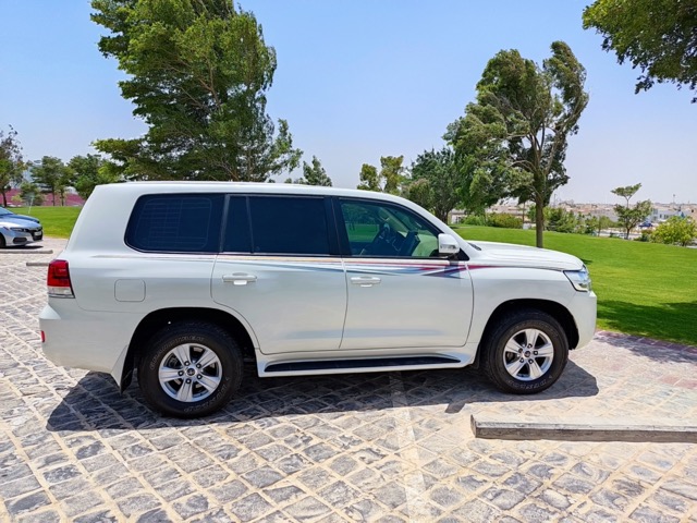 land cruiser (7) Medium